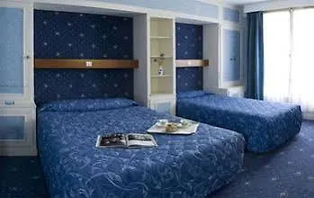 Hotel Moderniste パリ