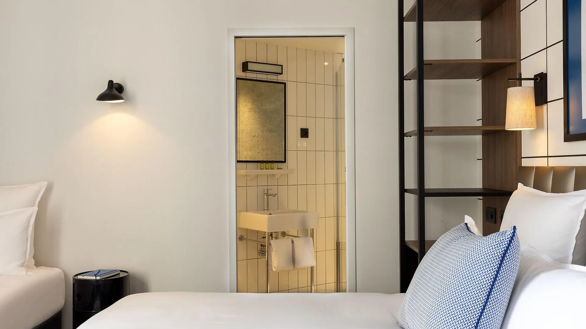 Hotel Moderniste パリ
