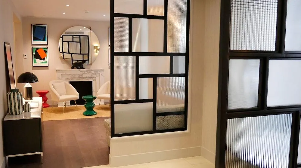 Hotel Moderniste パリ